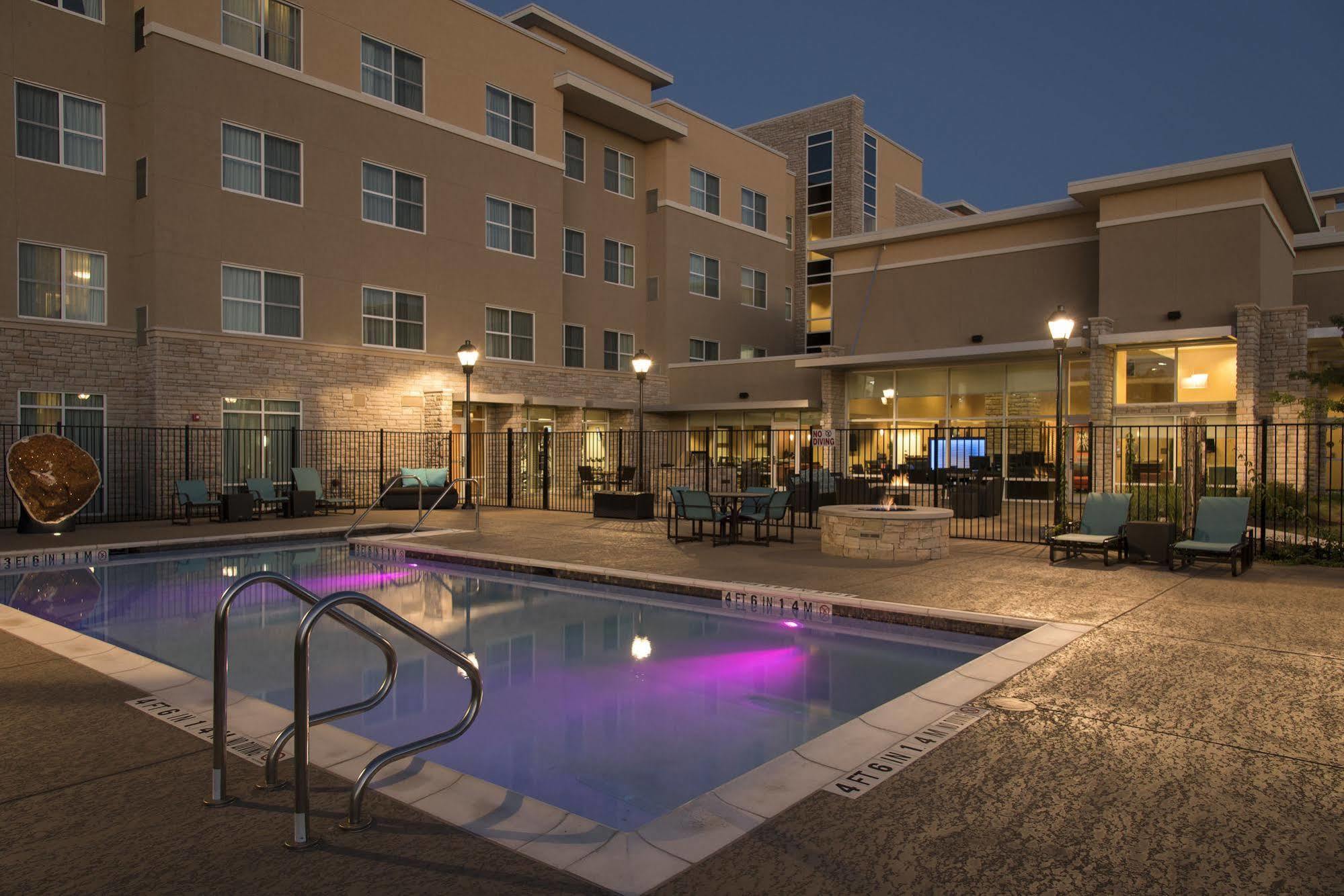 Residence Inn By Marriott Austin - University Area Exterior foto